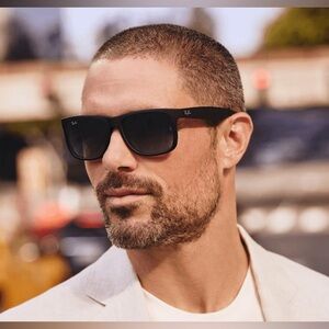 NEW Ray-Ban JUSTIN CLASSIC Matte Black Sunglasses Ombré Gray Lens Men Polarized